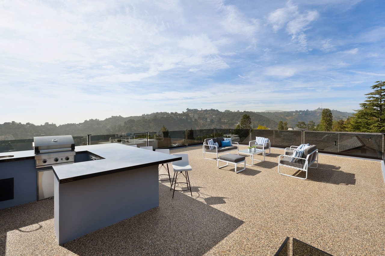 7911 Oceanus Dr, Hollywood HIlls