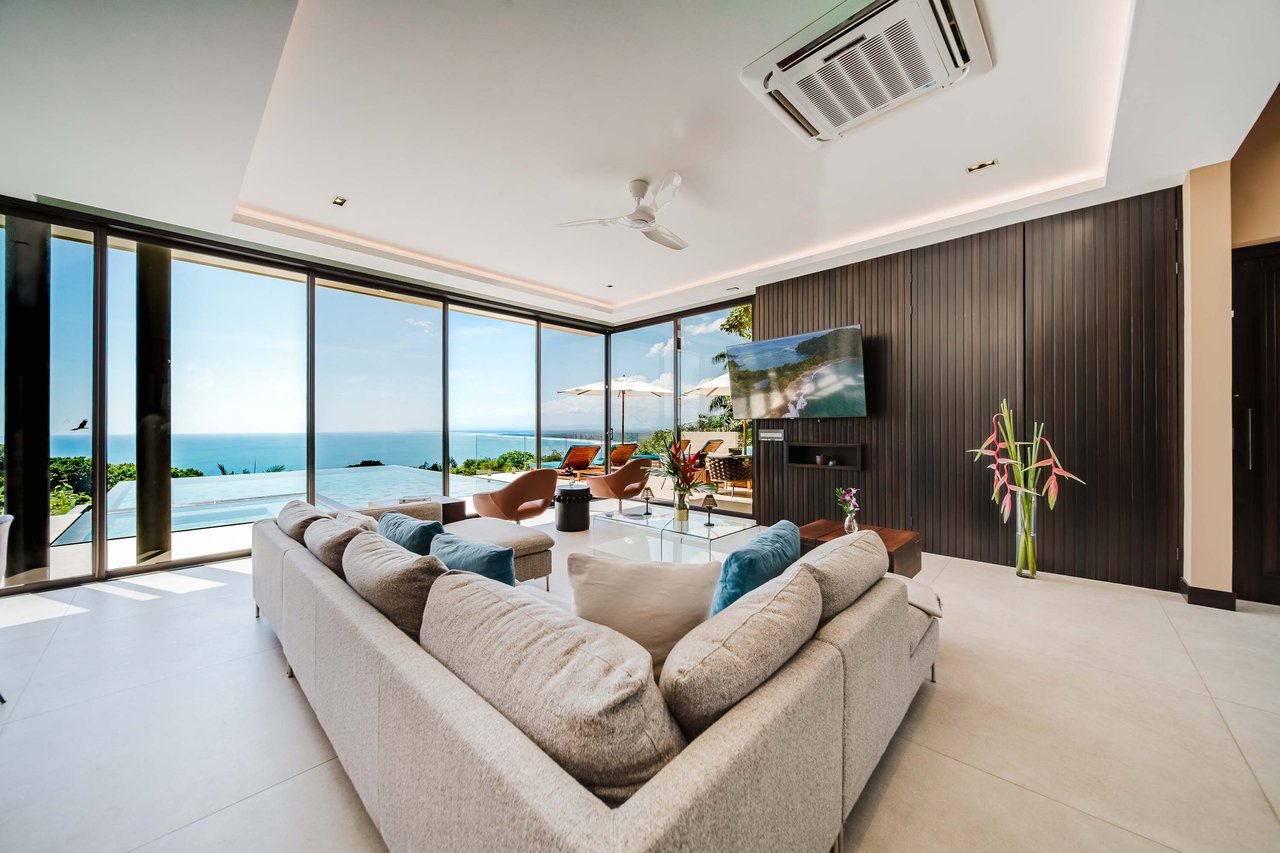 Casa Nola, Luxury Villa in Gated Community La Reserva