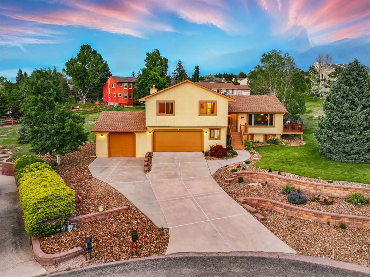 440 Torrey Pines Way