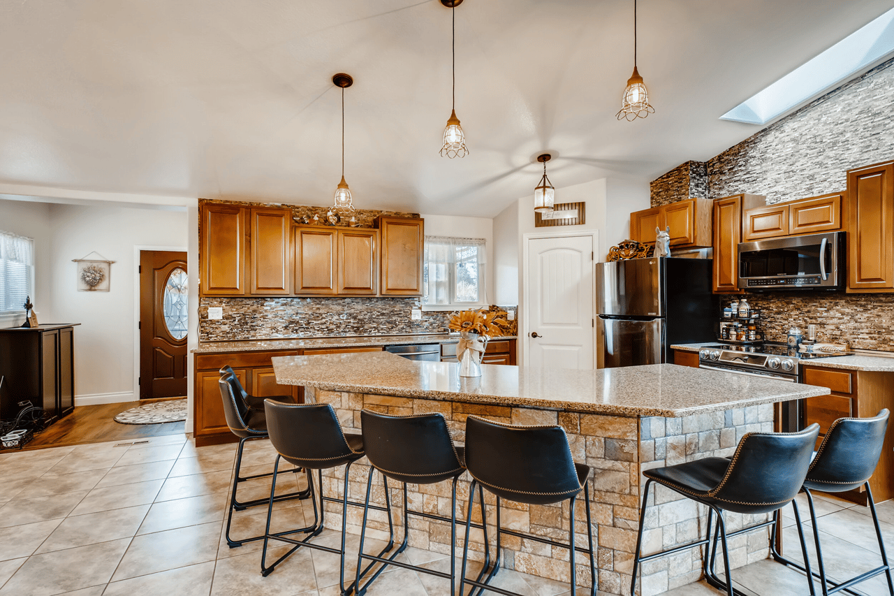 Just Listed: Endless Possibilities in Lakewood!