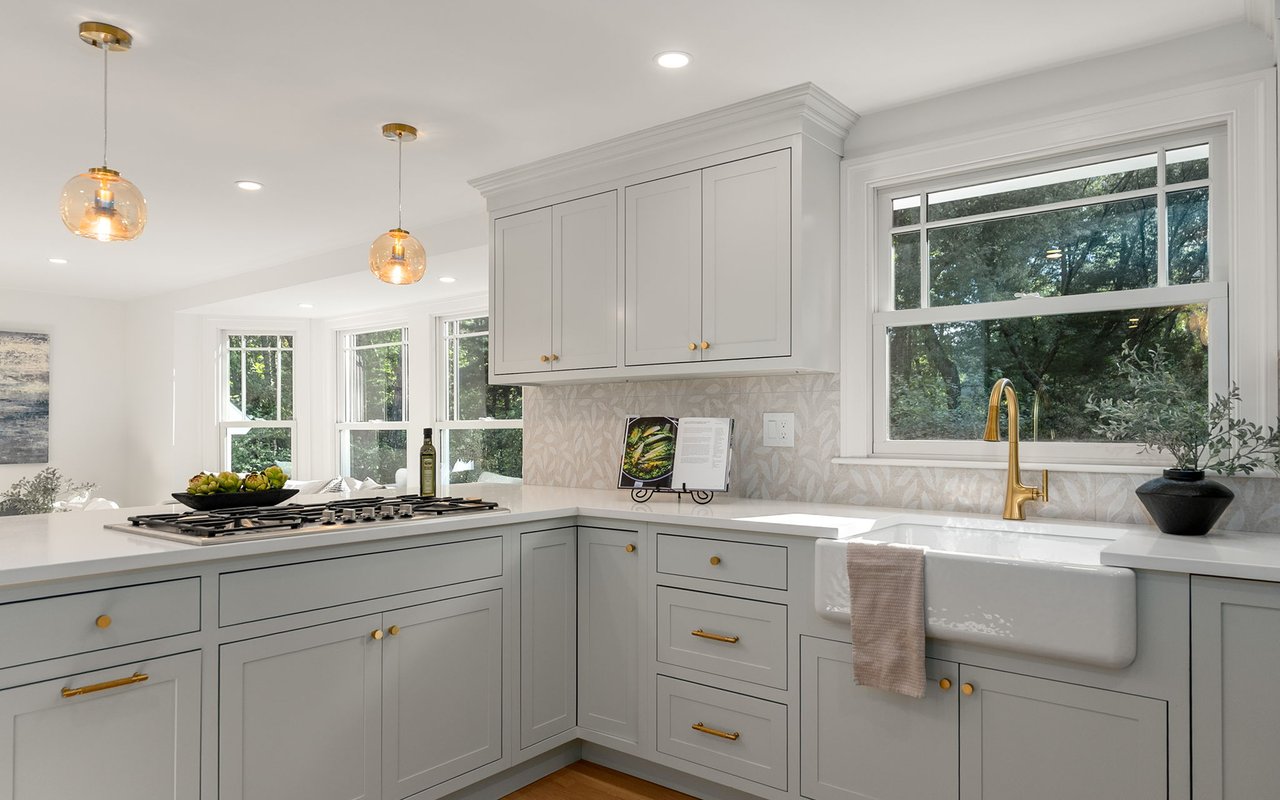 95 Sylvan Lane Weston, MA 02493