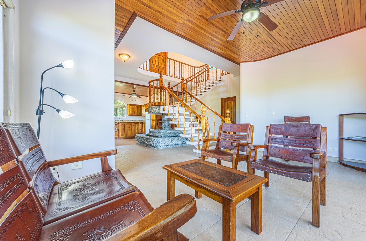 Elegant 3 Bedroom + Office Jungle Home in Puesta Del Sol, Ojochal