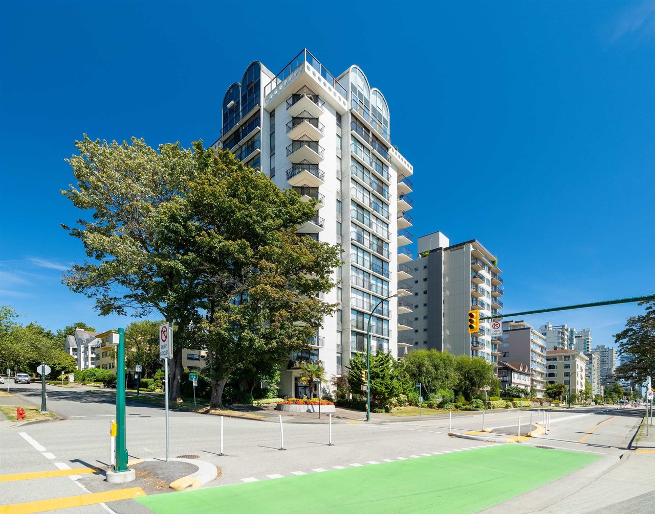 1575 Beach Ave, #303