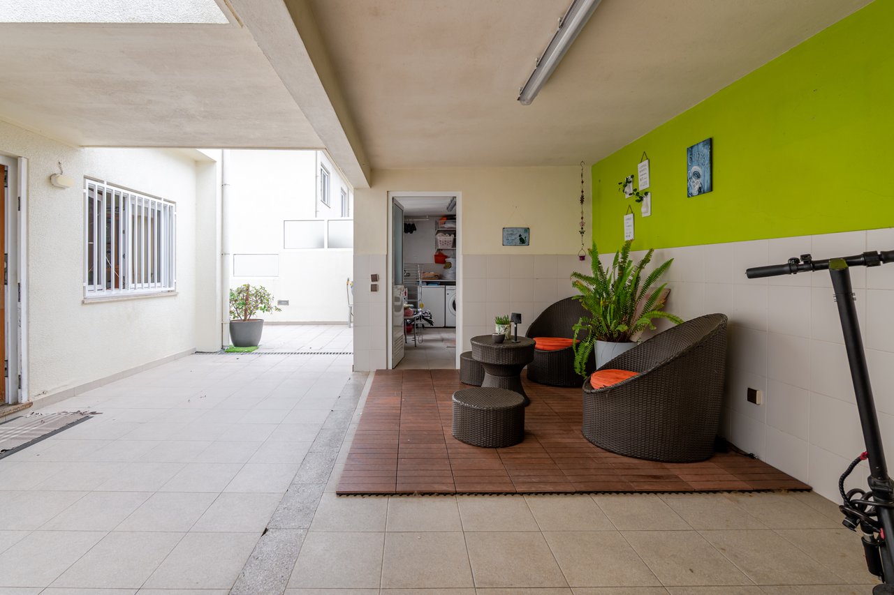 Luxury Four-bedroom Villa in Porto