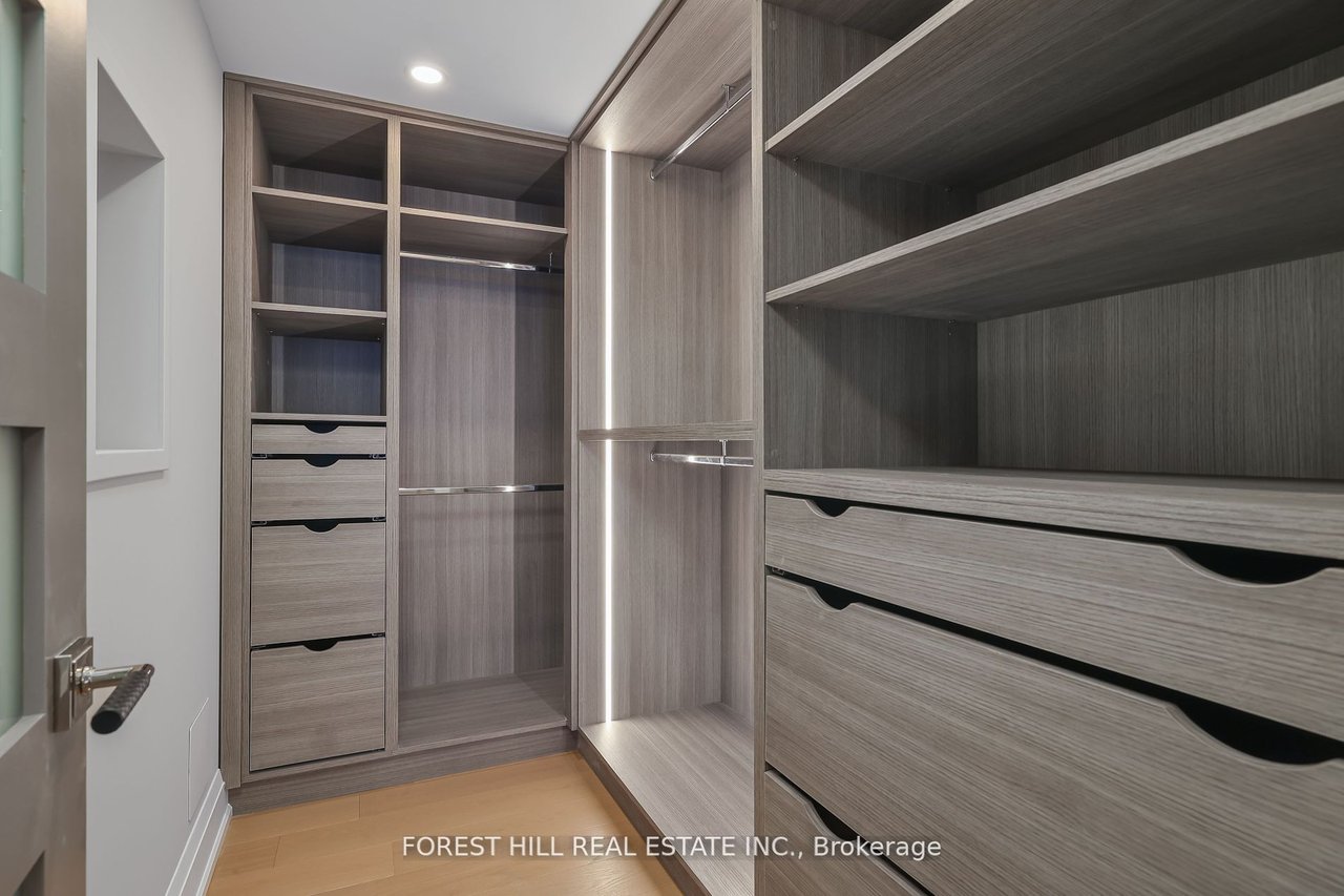 LOWER PENTHOUSE IN THE FINANCIAL DISTRICT