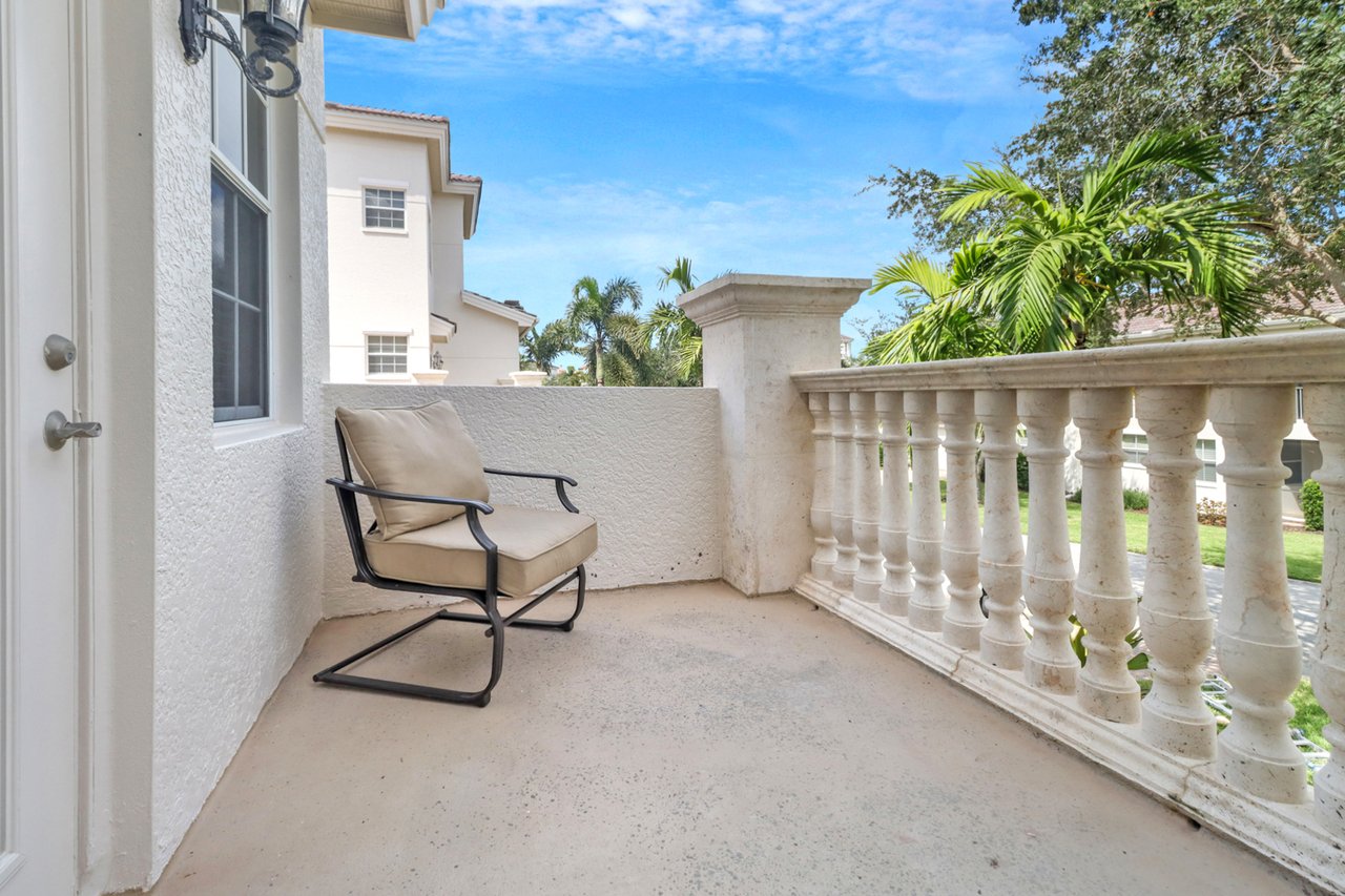 562 Avellino Isles CIR # 201