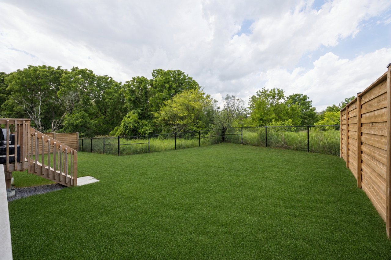 211 Busato Drive, Stouffville