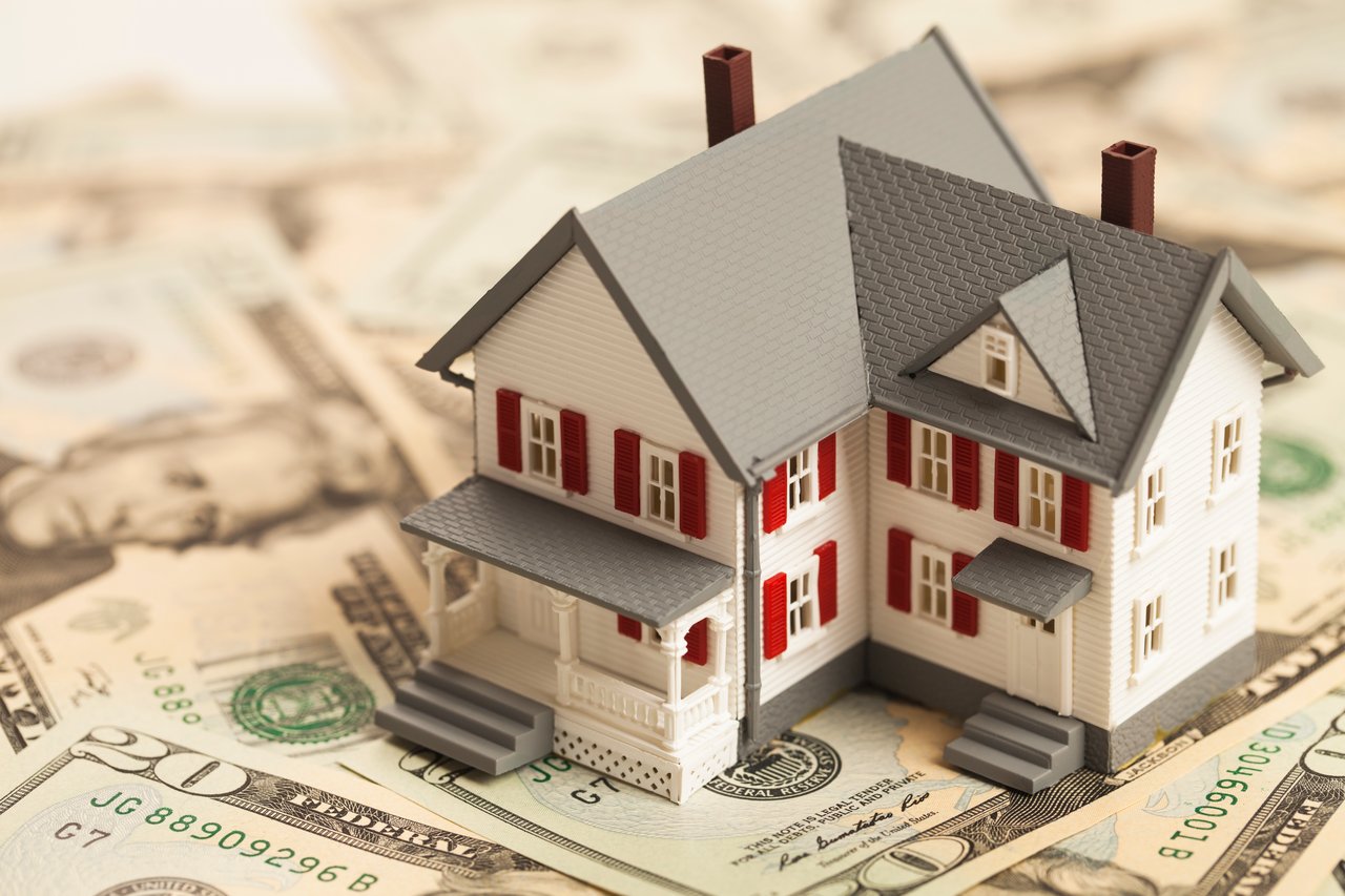 What Is the Difference Between a HELOC and a Home Equity Loan?
