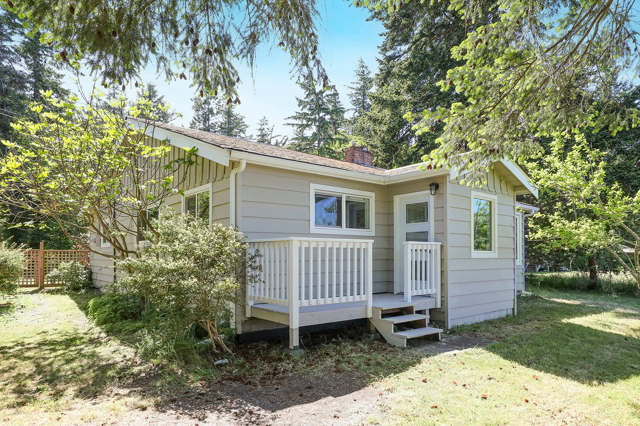 1143 Denny Rd