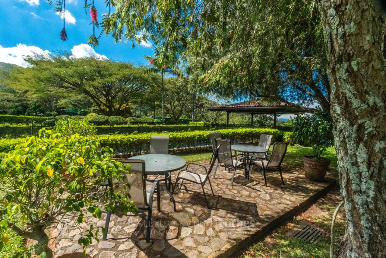 19759 - Architectural Hacienda Style Luxury Villa inTranquil Natural Oasis