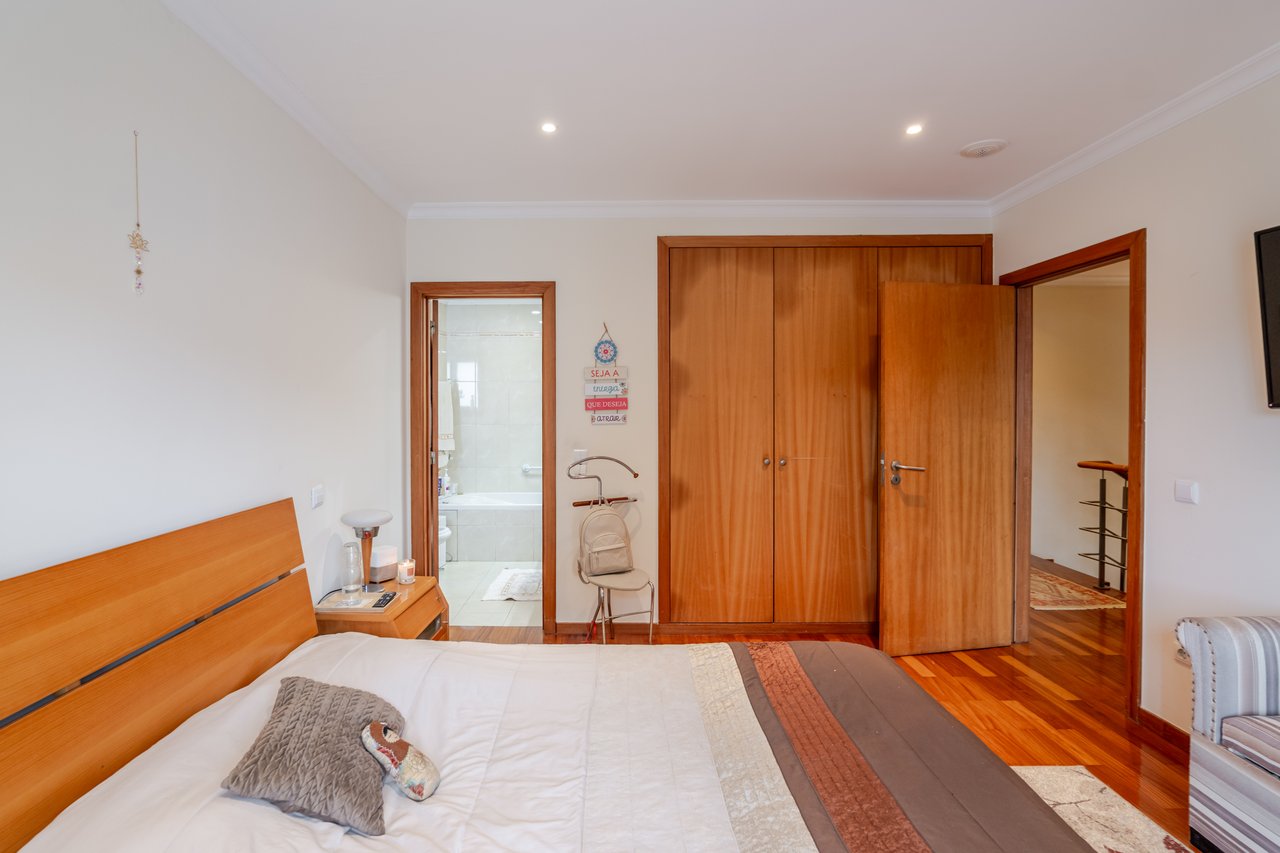 Luxury Four-bedroom Villa in Porto
