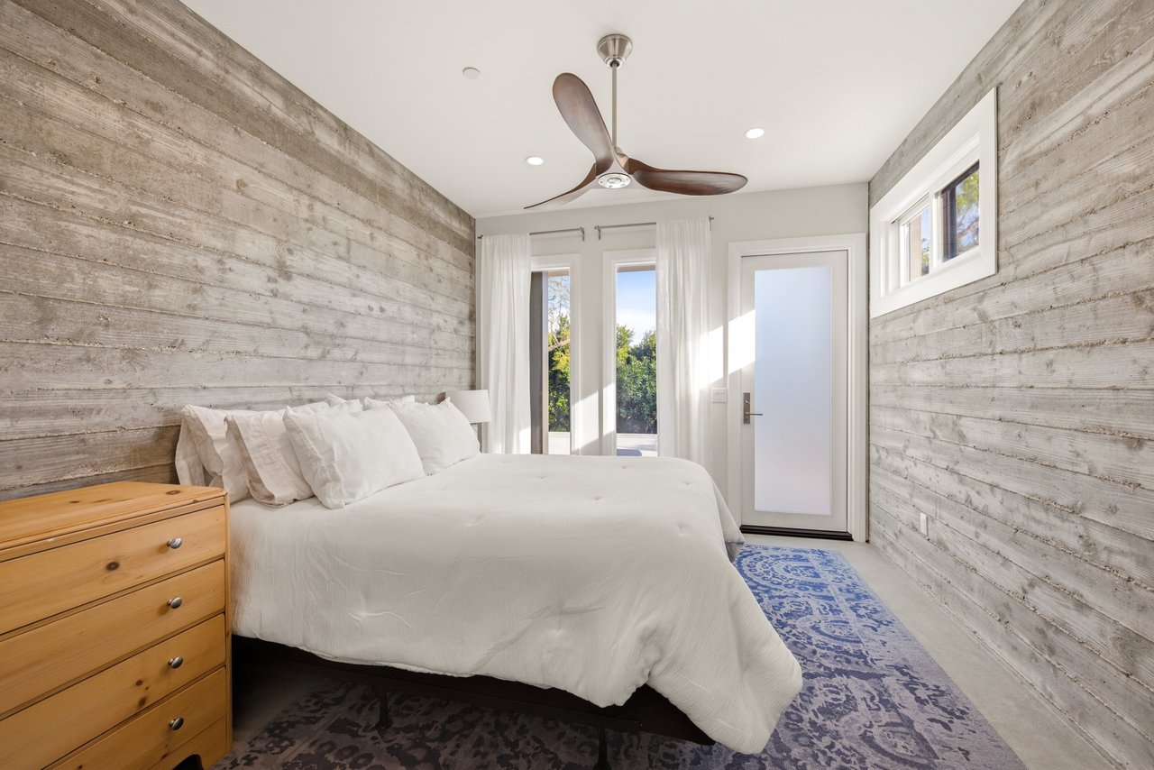 27008 Old Chimney Rd