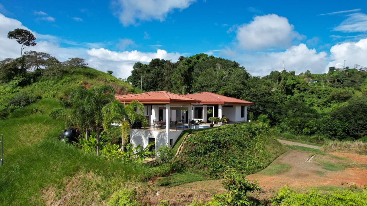 The Best Mountain View Home in South Pacific Costa Rica!