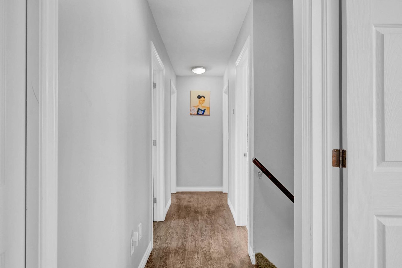4 Pinewood Boulevard