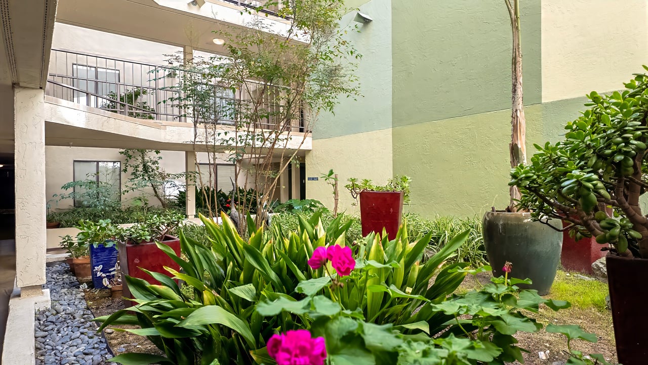 855 La Playa Street, #457