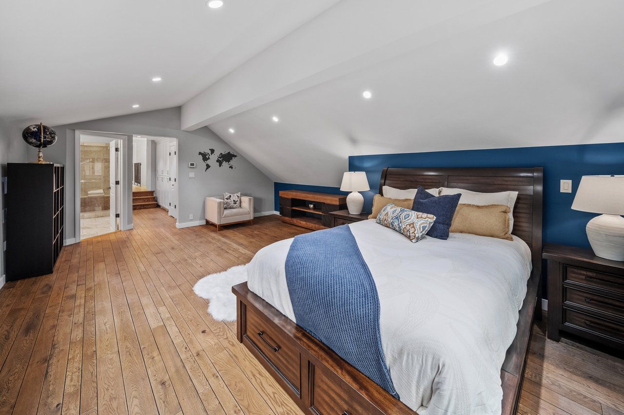 Private Mountain Retreat on Nearly Half an Acre