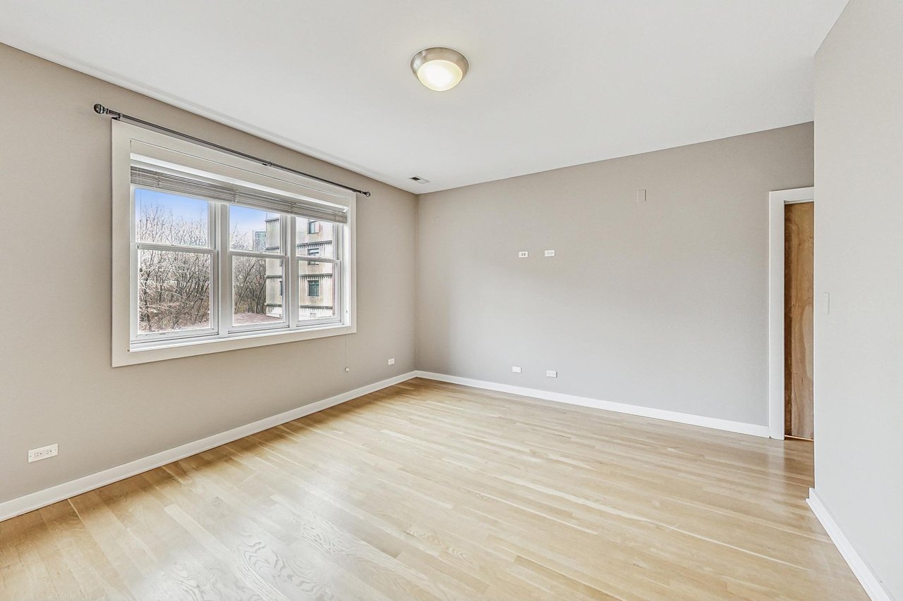 689 N Peoria St Unit 2N