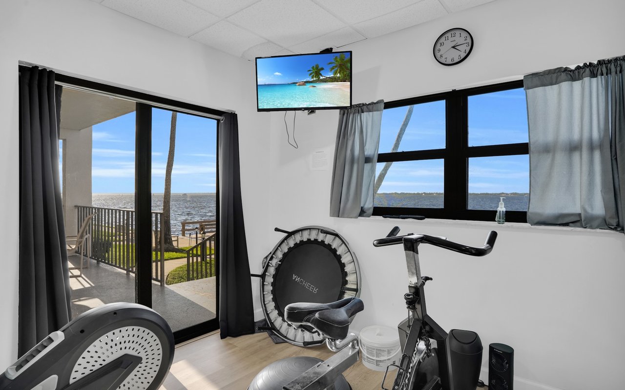 1925 Clifford St #1102