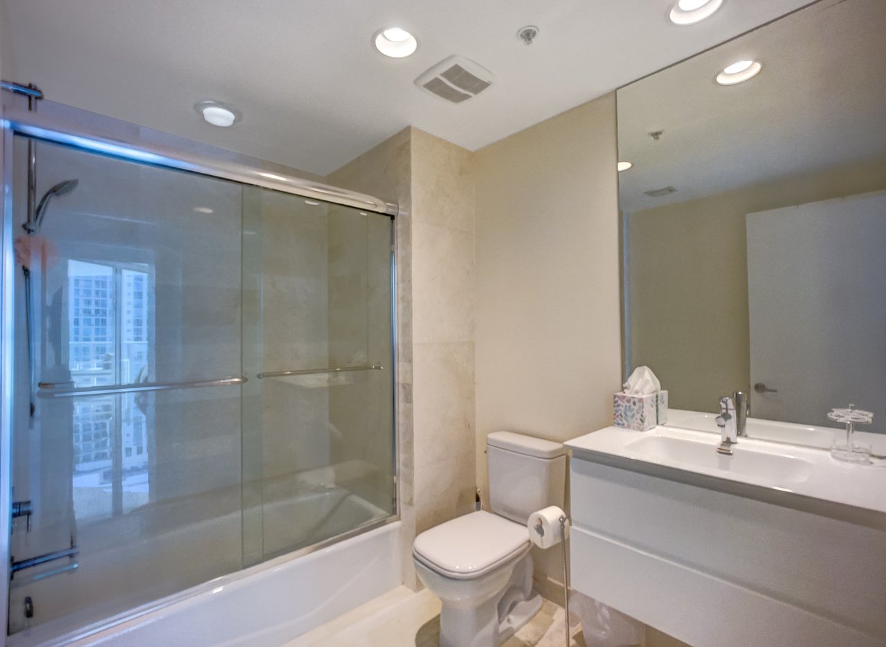17301 Biscayne Blvd #1203
