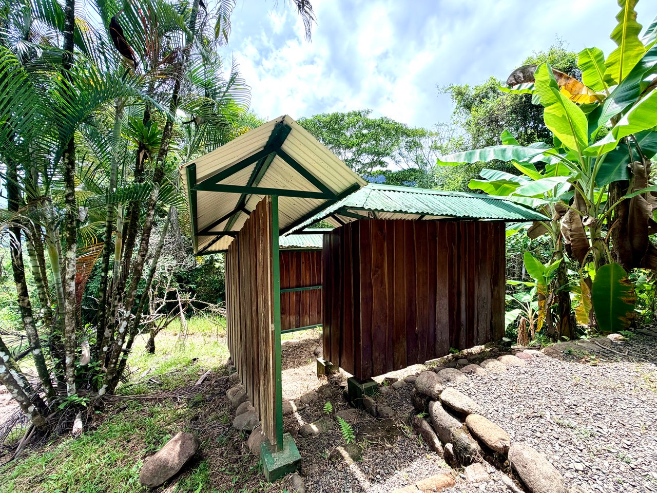 La Unión Road Investment Opportunity - 2.2 Acres with Existing Teak Cabin & River Access 