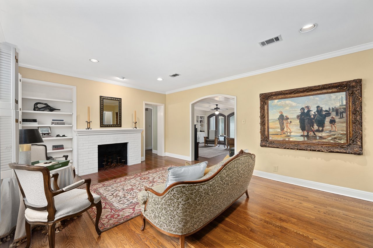 1311 Kent Lane