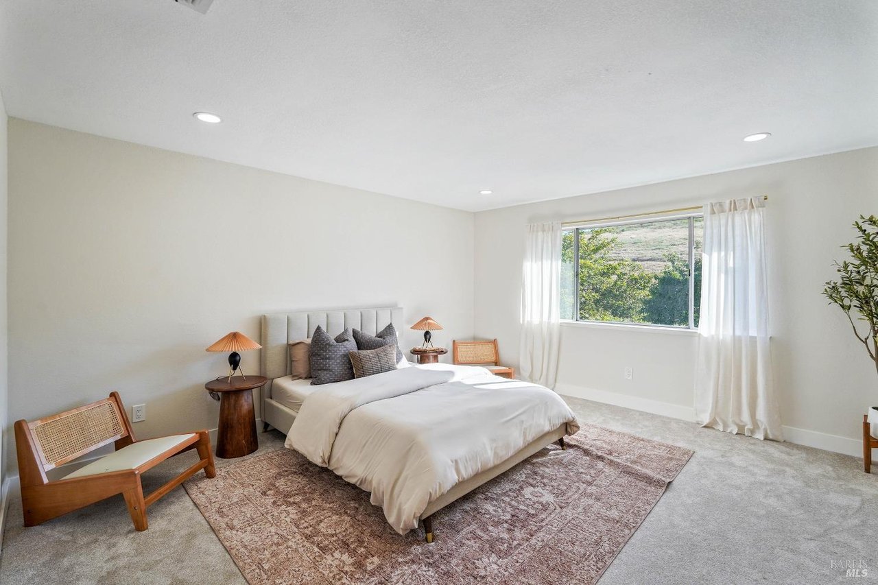 5050 Lakeview Circle