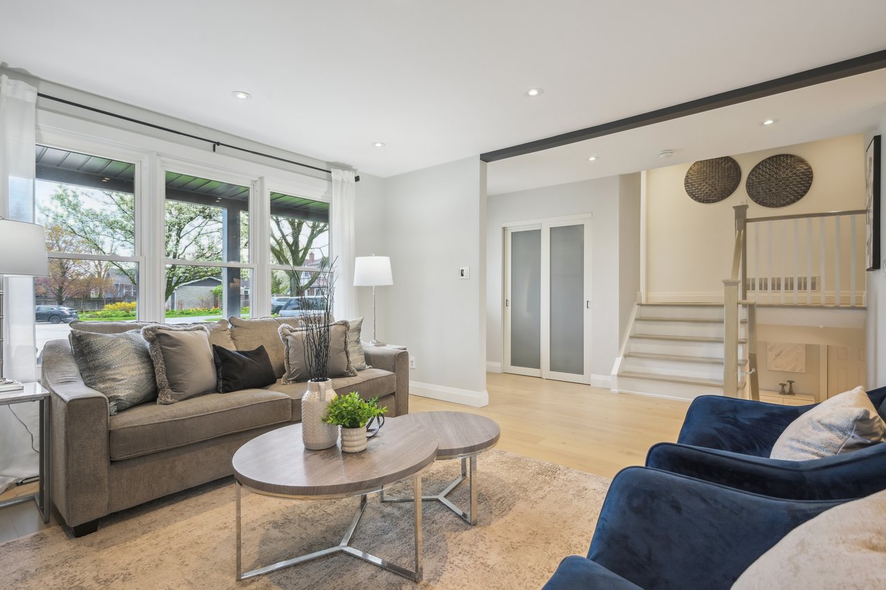 Completely Renovated Sidesplit on an Exclusive Cul-De Sac