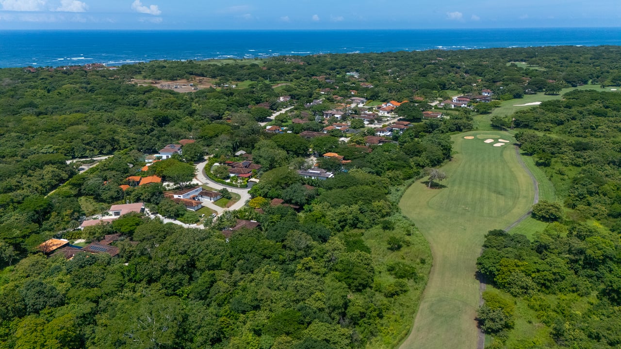 Casa Canto del Agua | Luxury 7-Bedroom Villa with Two Guest Apartments in Hacienda Pinilla’s Reserva de Golf