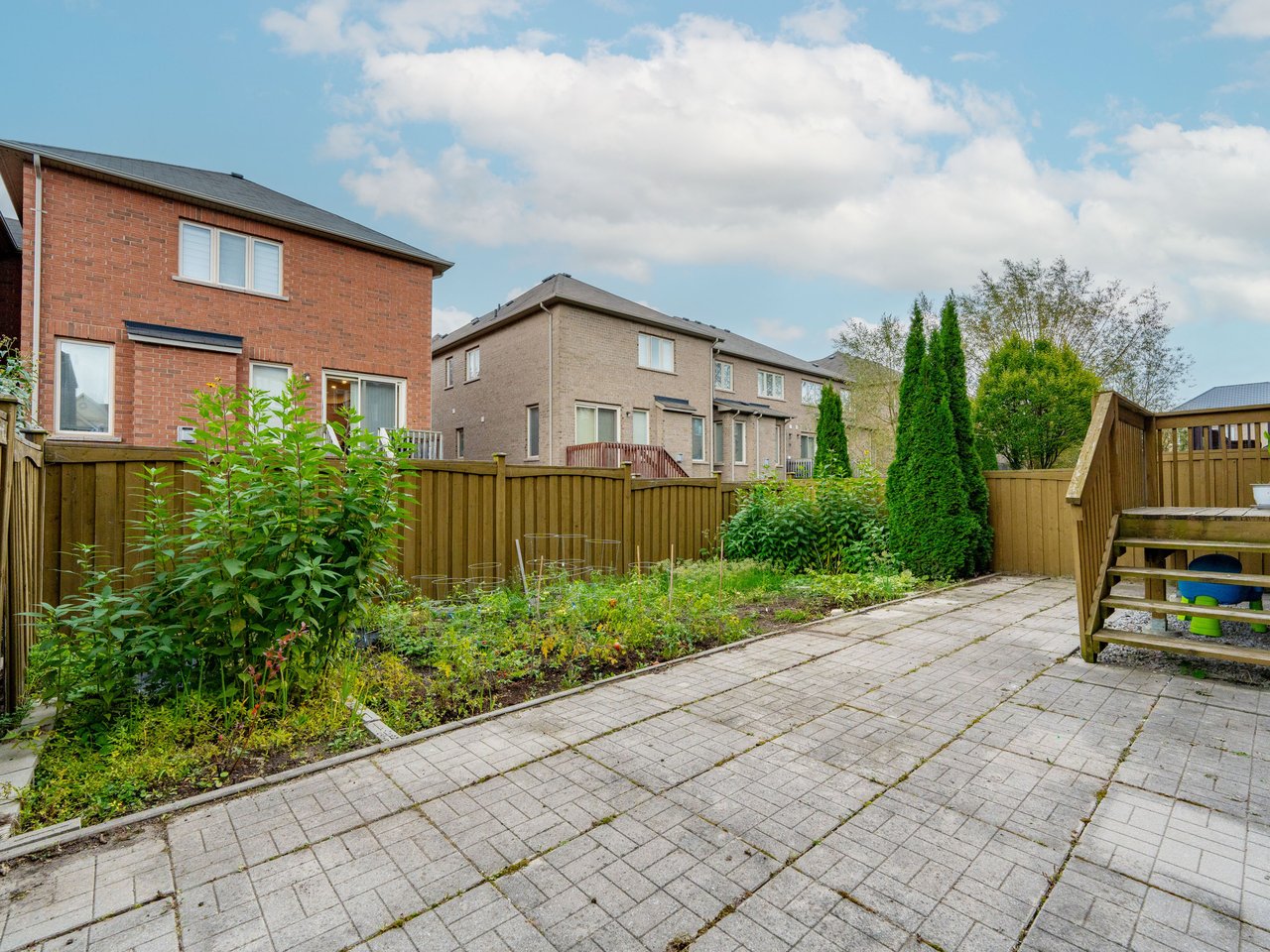 60 Seiffer Cres