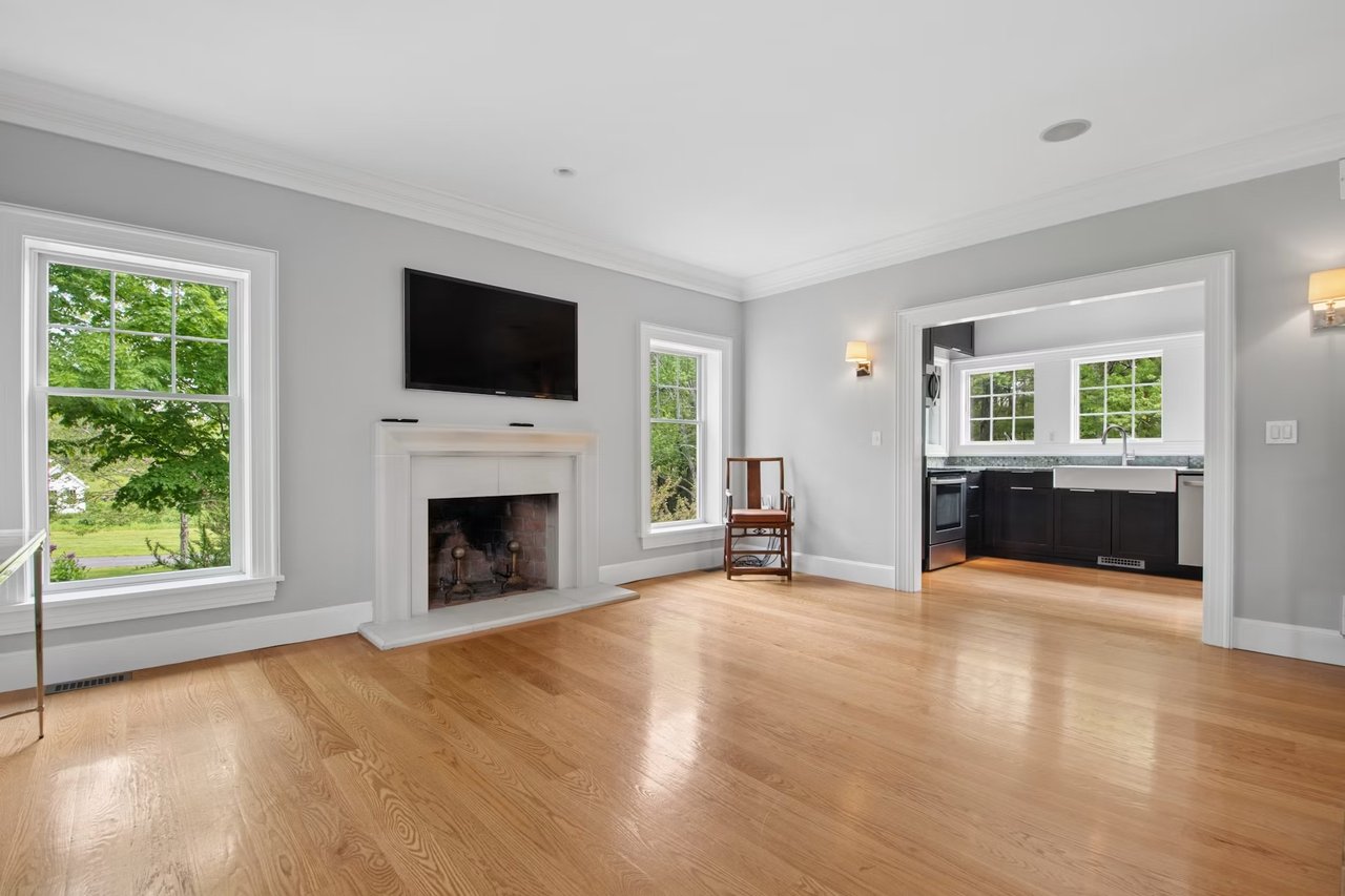 26 Madigan Ln
