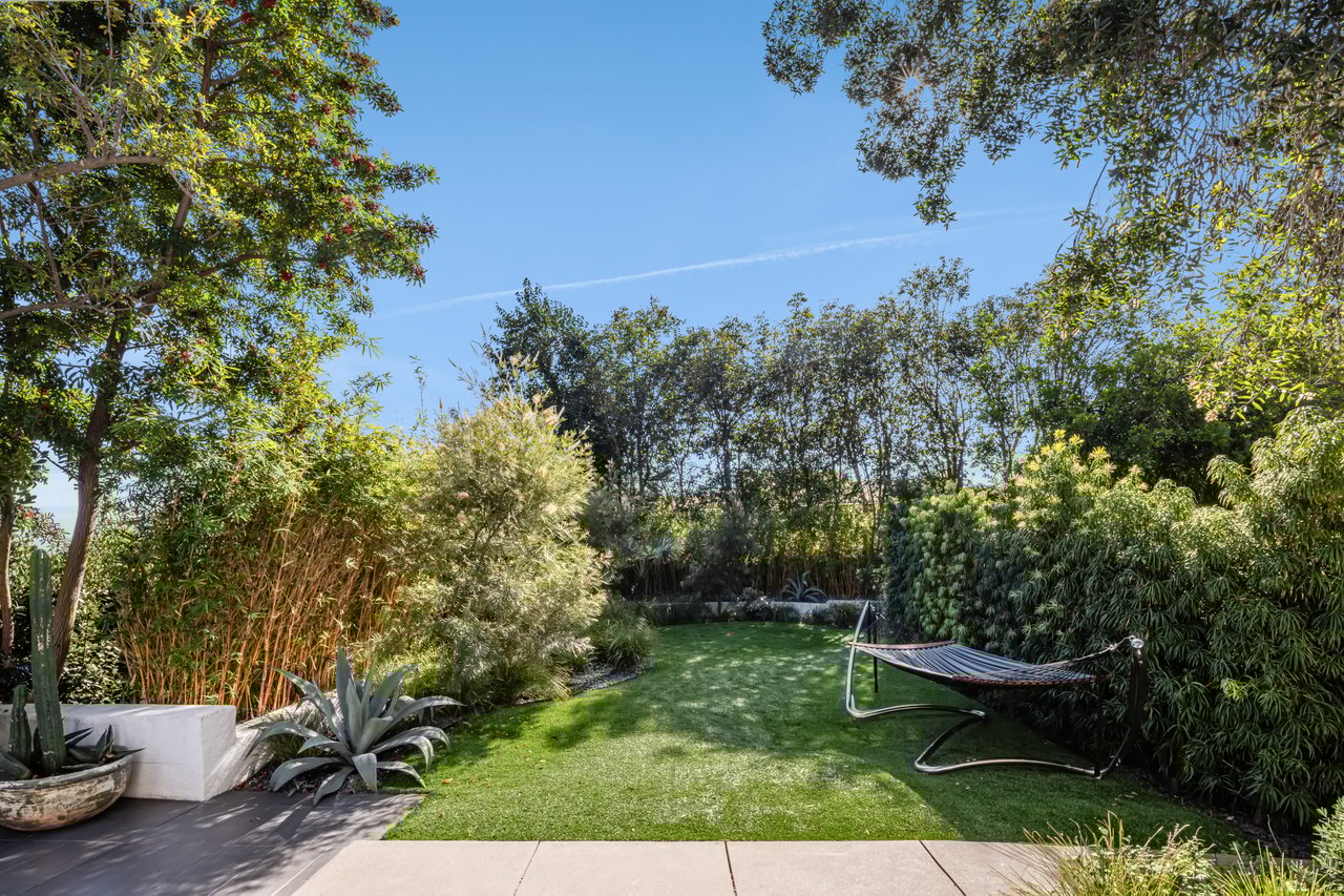 8080 Laurel View Dr, Los Angeles