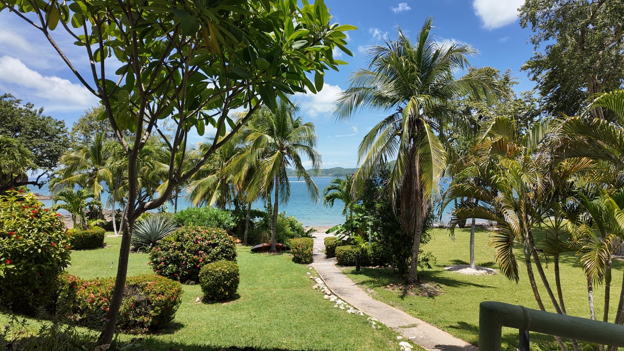 Flamingo Marina Cove 405 - Turnkey Beachfront Condo