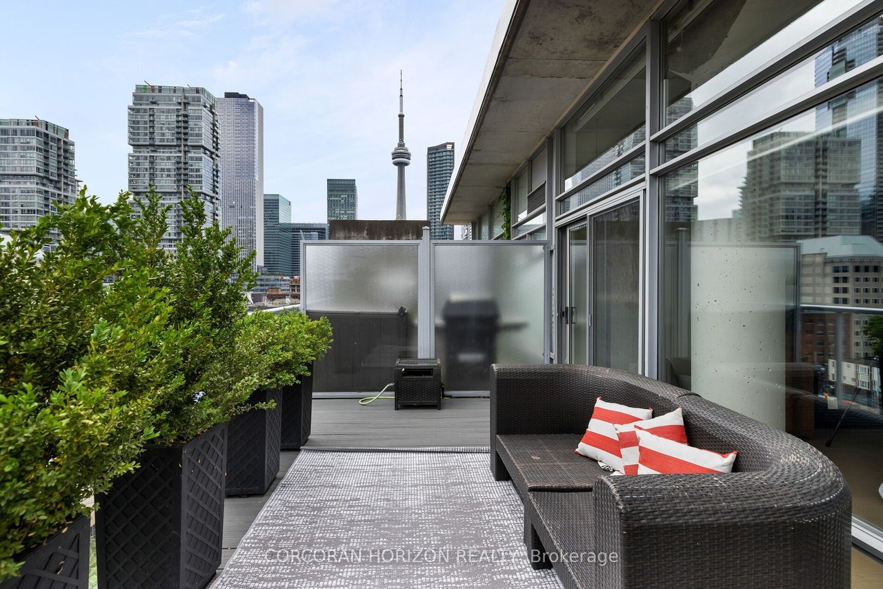 QUEEN ST W PENTHOUSE