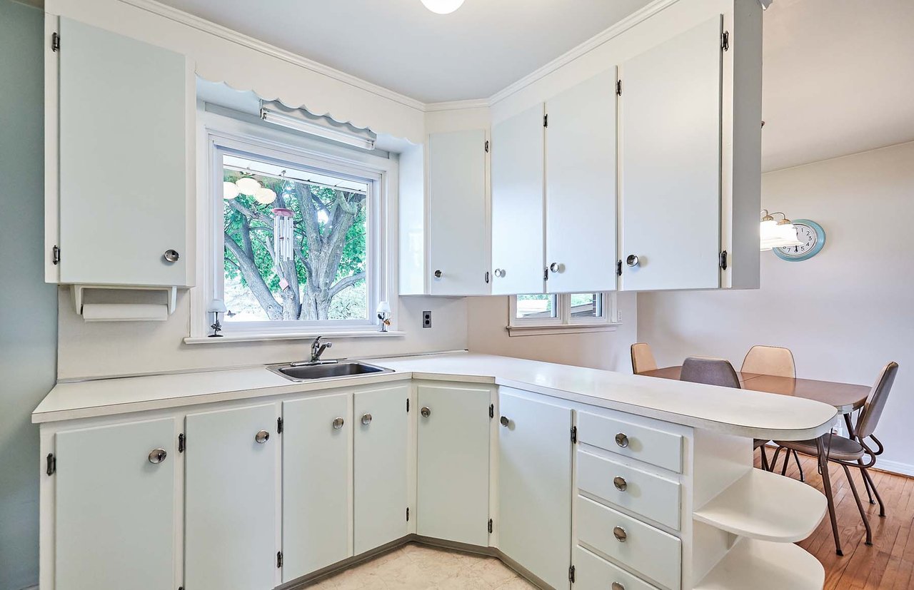 802 Eastglen Dr