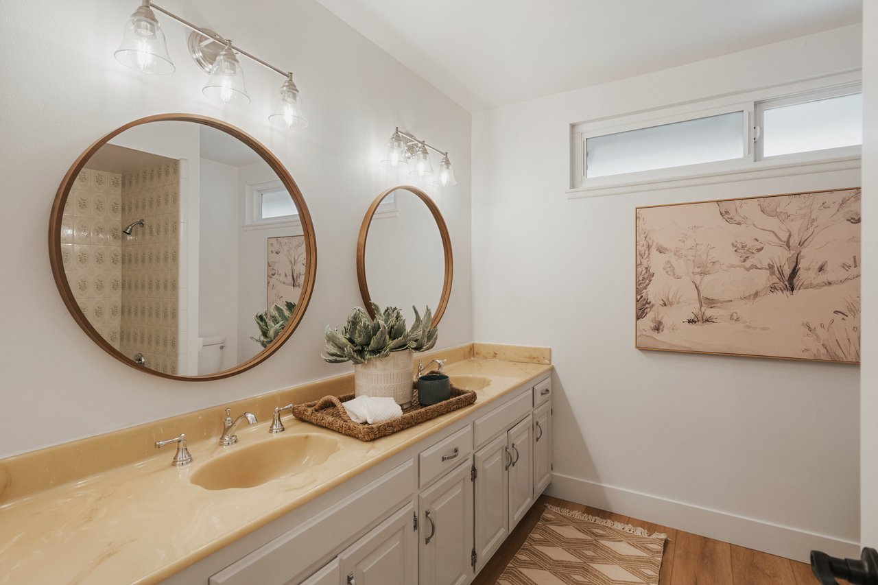 7817 E. Sandberg Lane