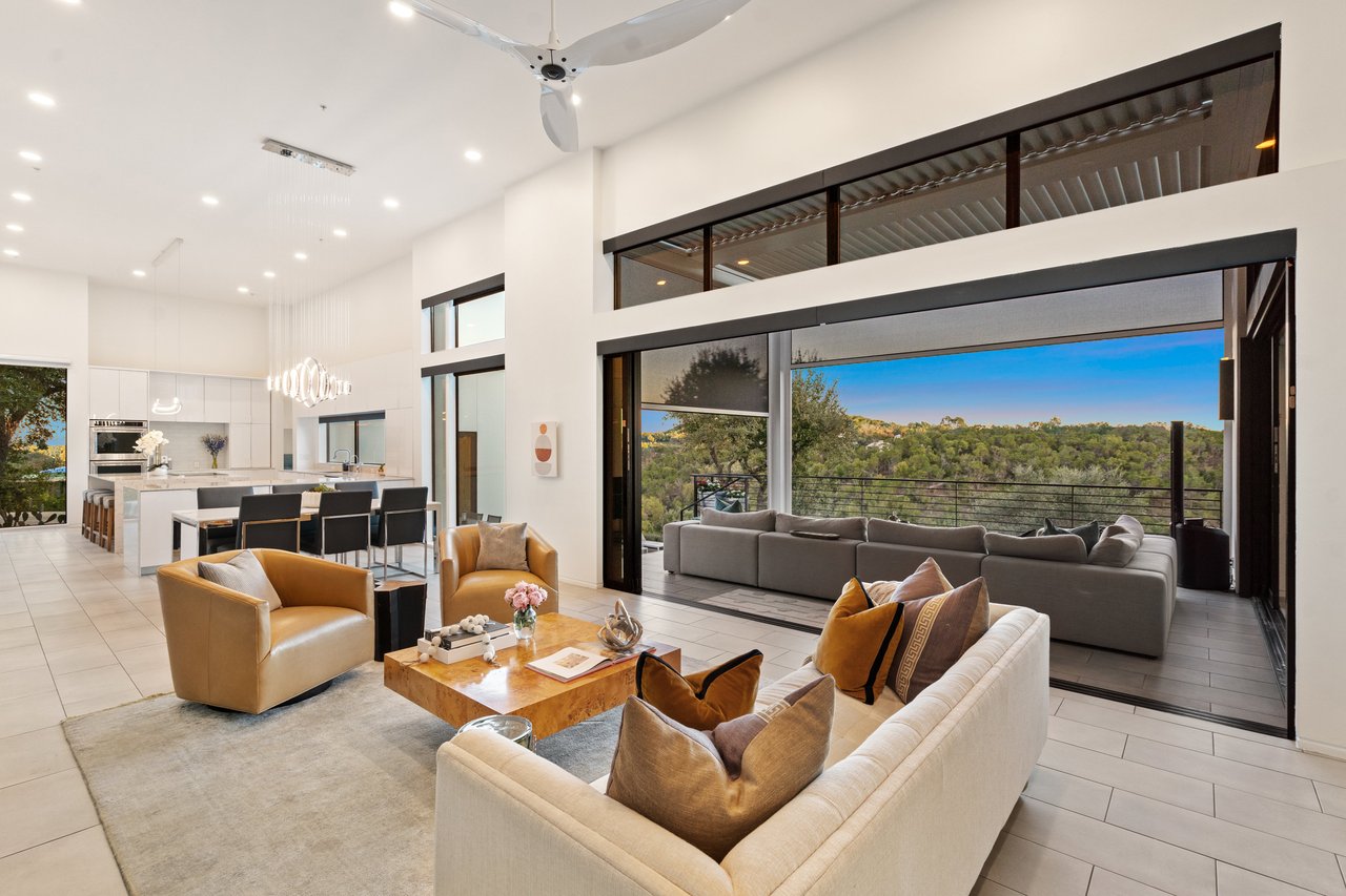 Modern Masterpiece in West Lake Hills