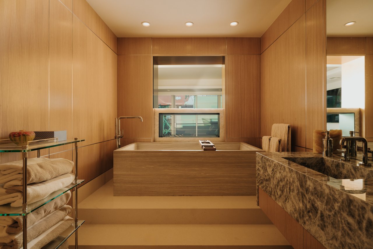 6250 Hollywood Blvd Unit: 14A