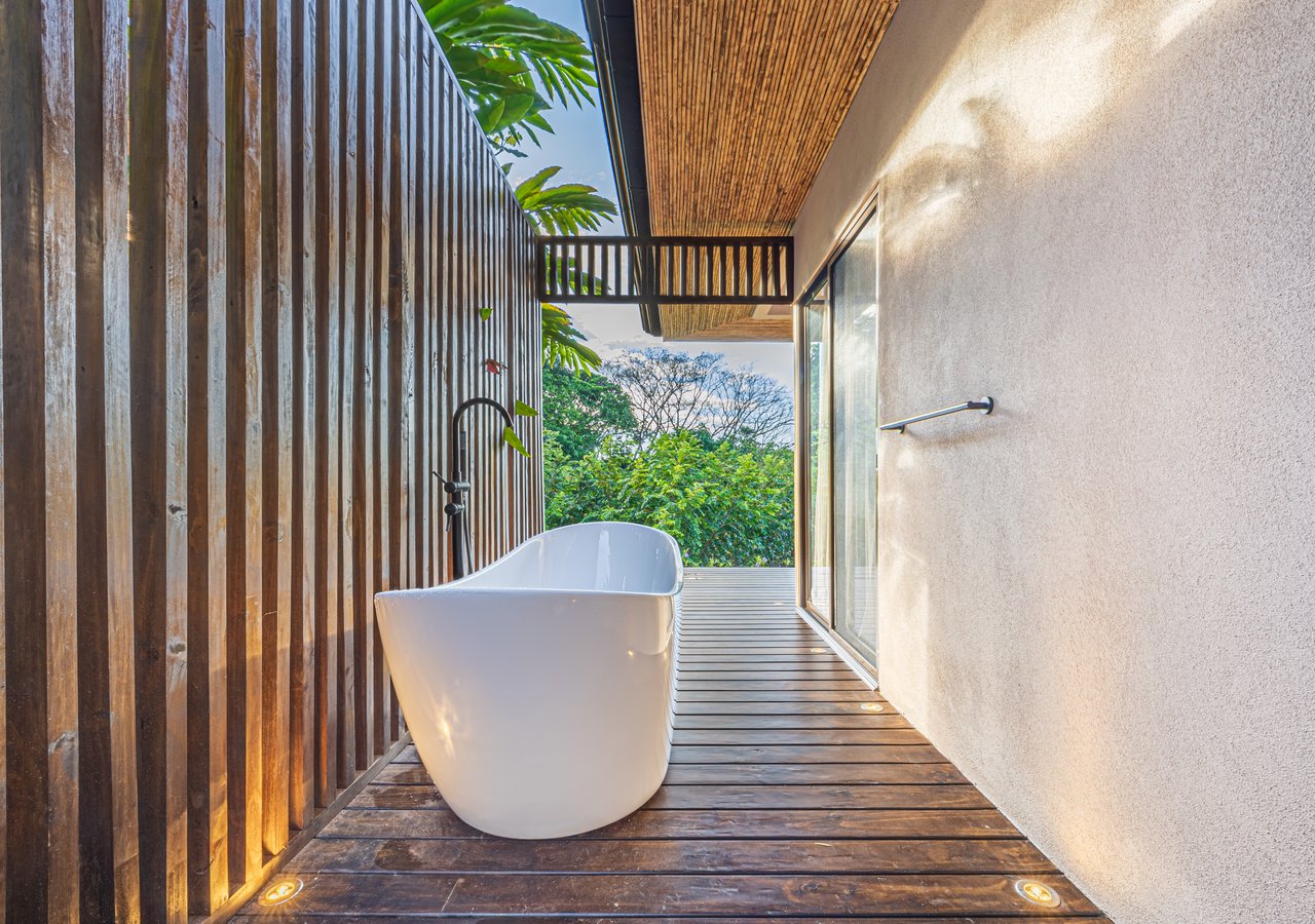 Luxury Hotel Boutique with Ocean Views | Walking distance to the beach | 13.2 Acres