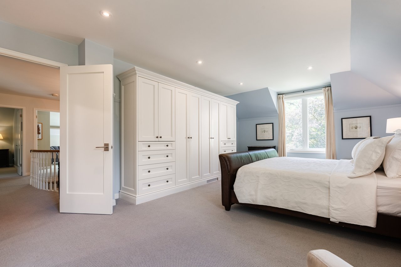 2267 Cedarberry Court, Oakville