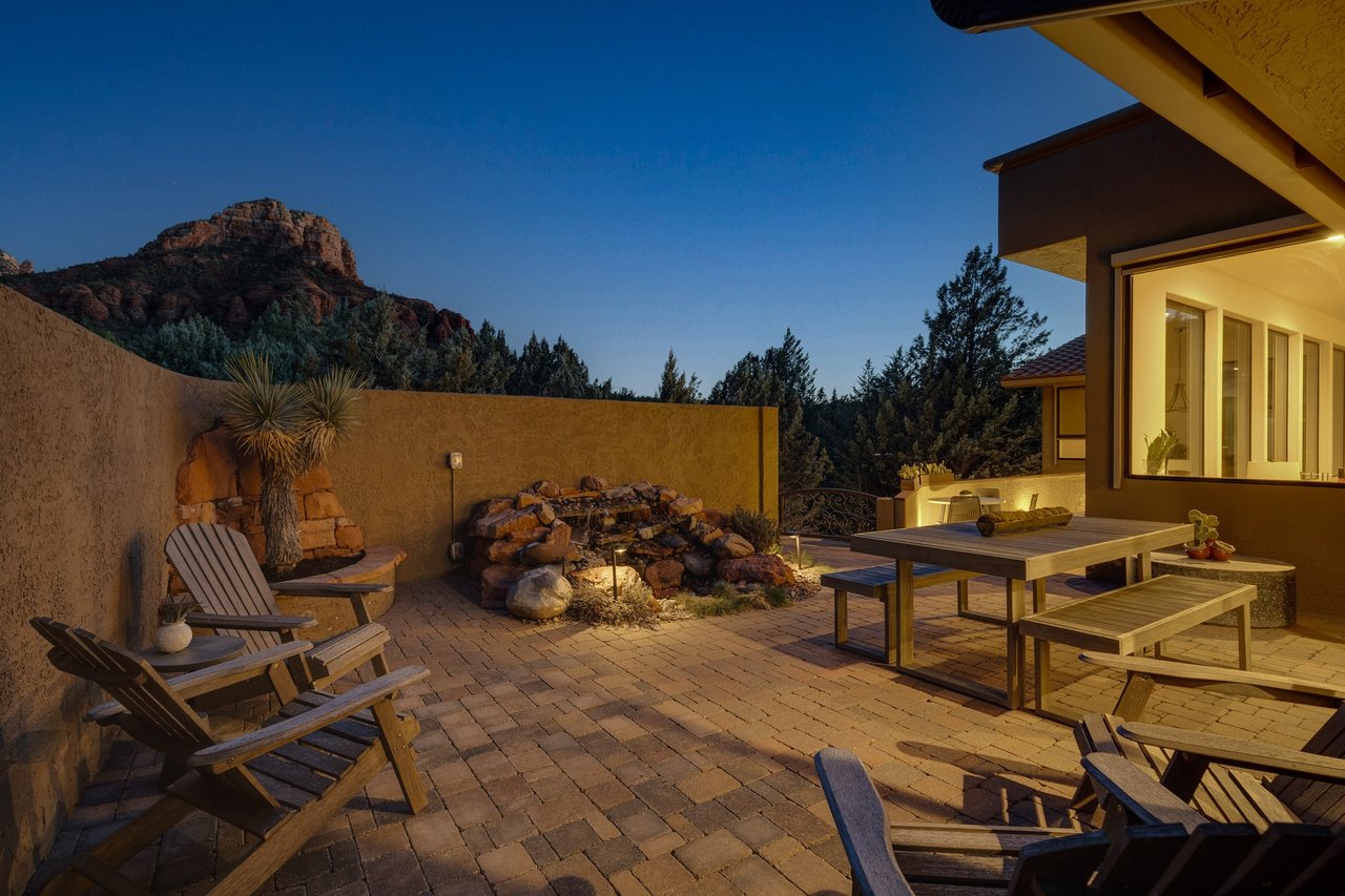 Splendor-Close to town, Huge Spa/Game Rm/Free Pets!