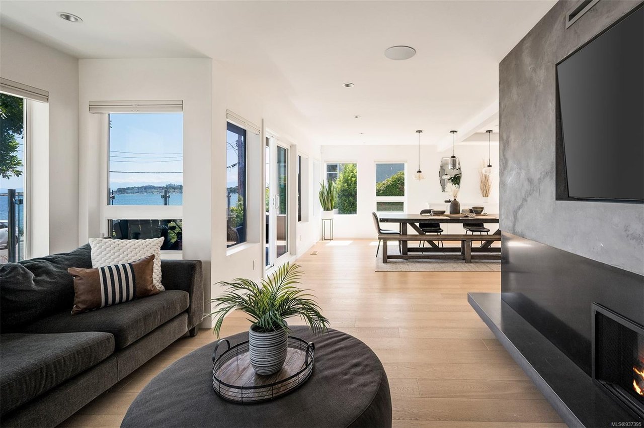 2378 Esplanade