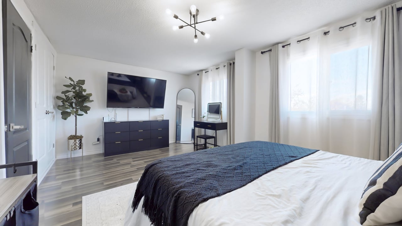 52 Adelaide Street Unit:32