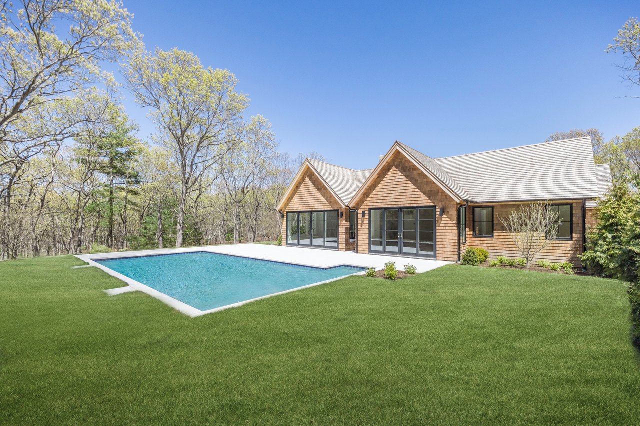 21 Ocean Pkwy, East Hampton