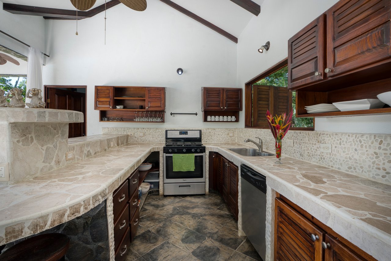 3 Bedroom Bali Style Home in Uvita