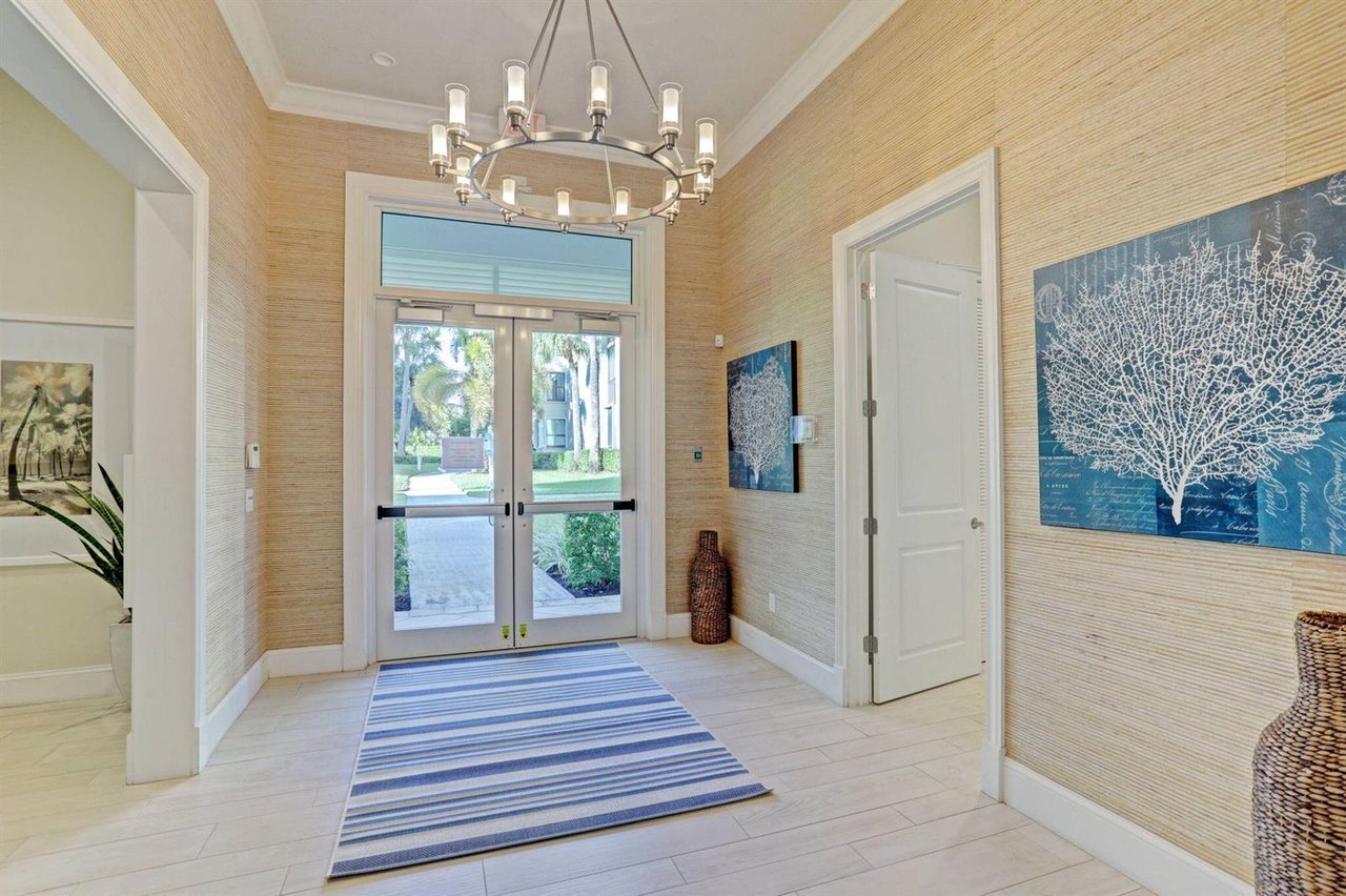 833 Bay Colony Drive S