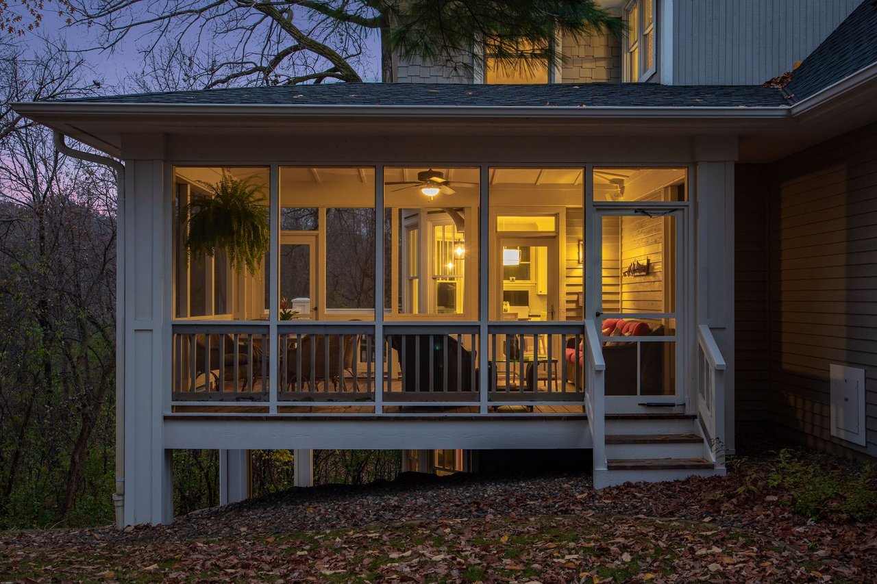 *PENDING* 20395 Linden Road, Deephaven