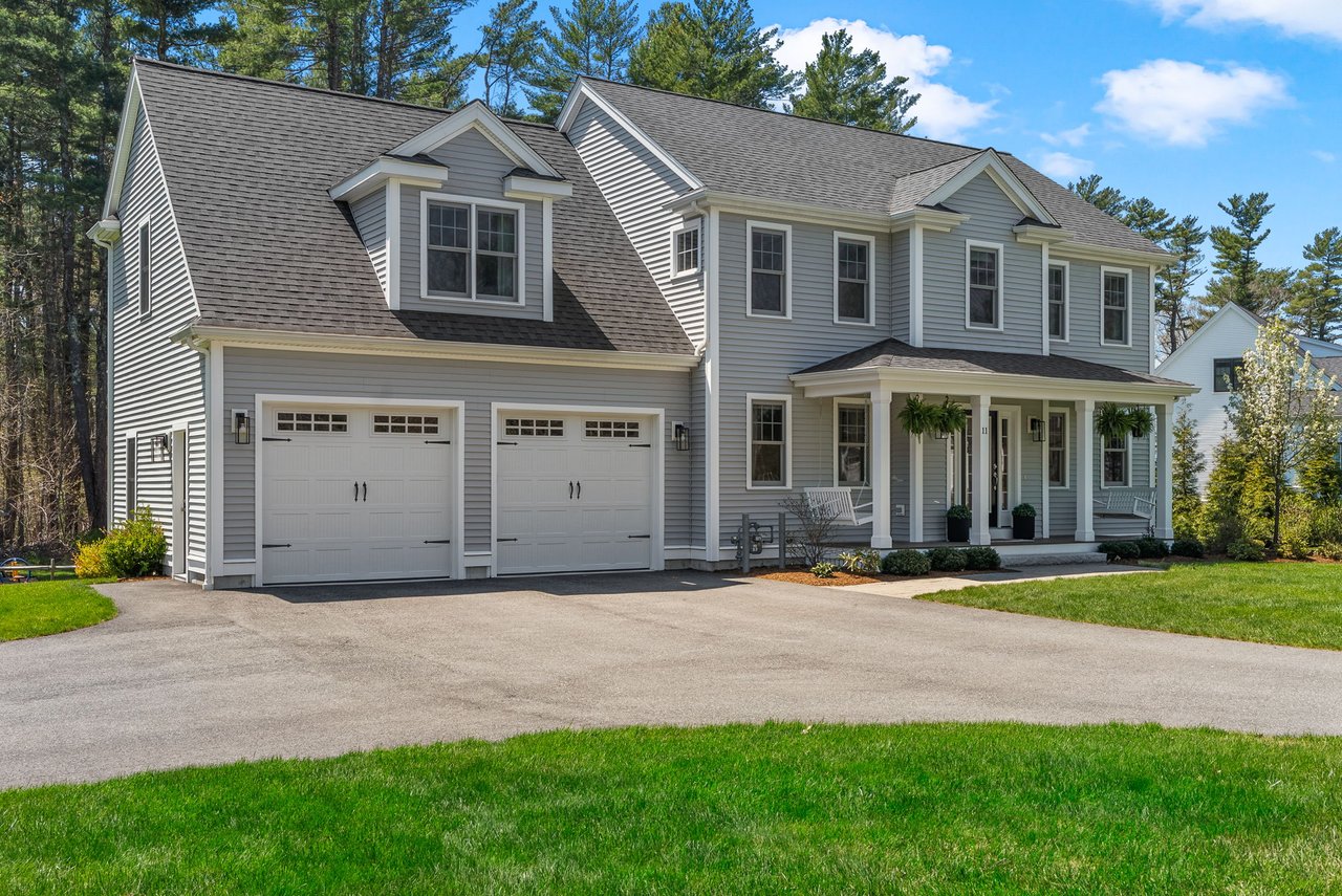 11 Lisa Ln Pembroke, MA 02359