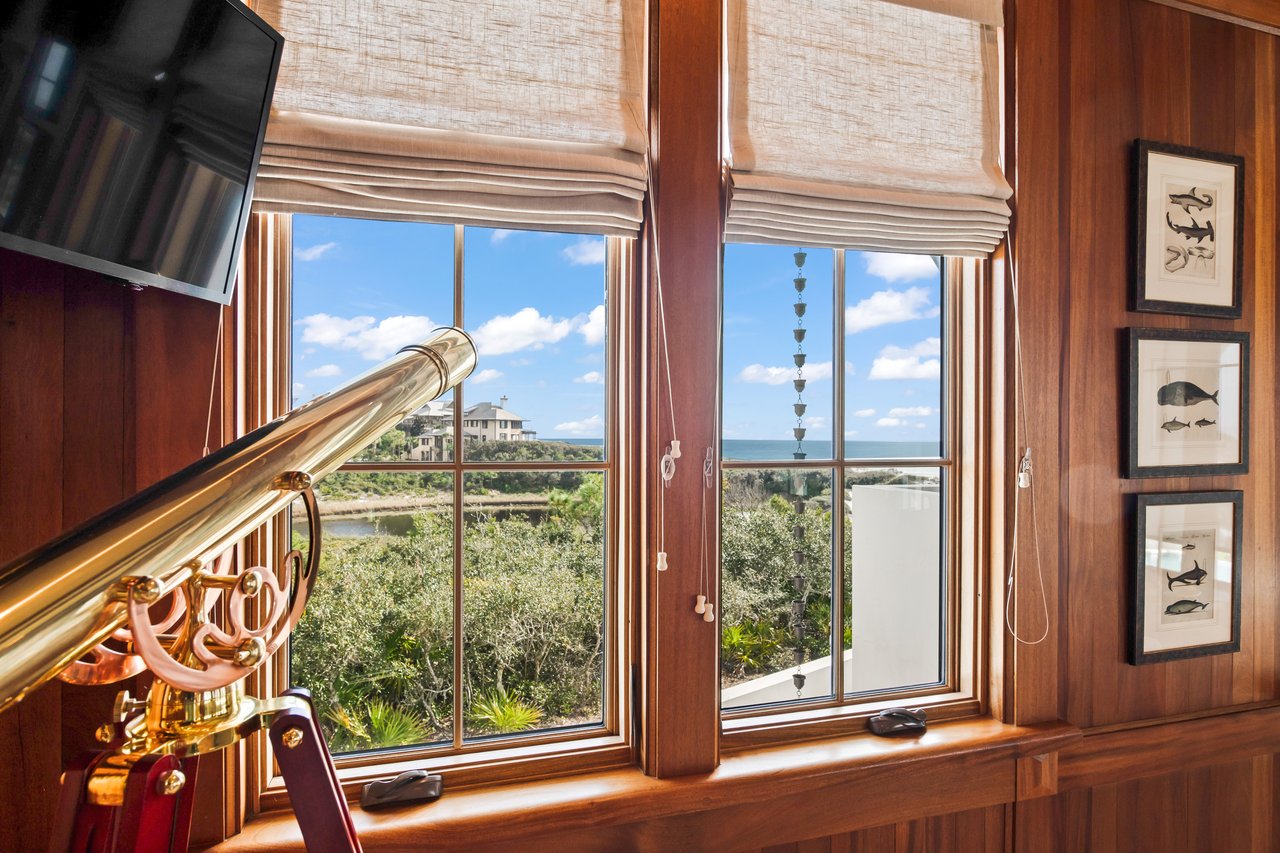 243 W Bermuda Dr