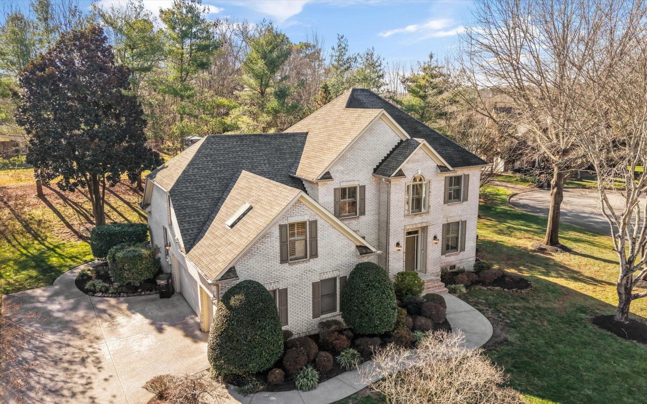 Wallace Luxury Spotlight | 8950 Isherwood Lane Knoxville, TN 37922
