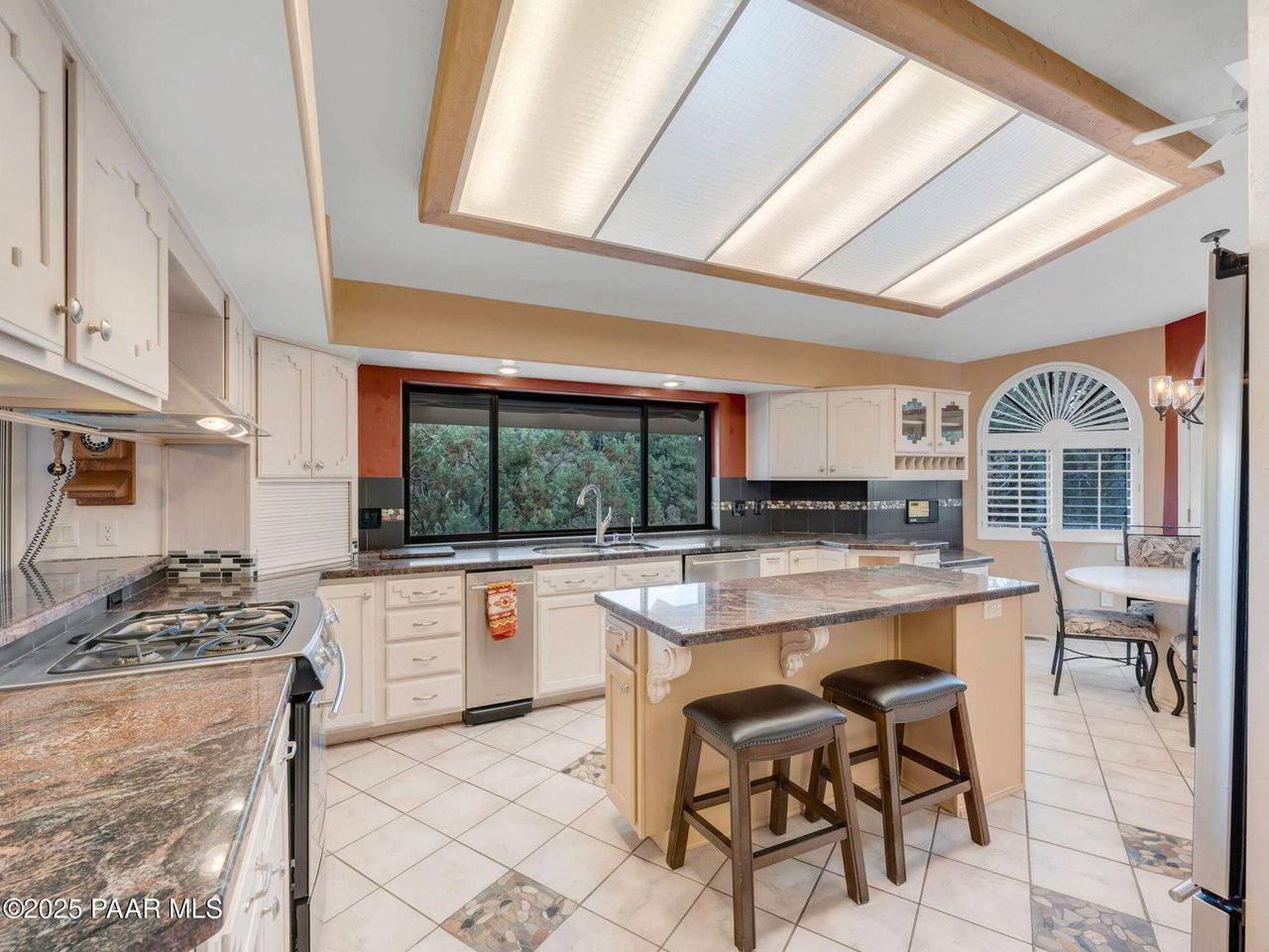 3160 Rainbow Ridge Dr